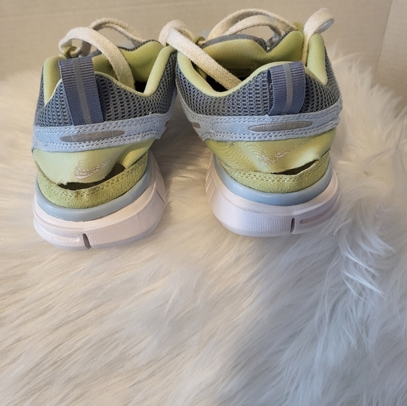 Nike Free Blue Yellow Accent, Size 9 - Picture 5 of 7